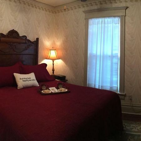 Garden Gate Bed & Breakfast สเตอร์เจียนเบย์ ภายนอก รูปภาพ